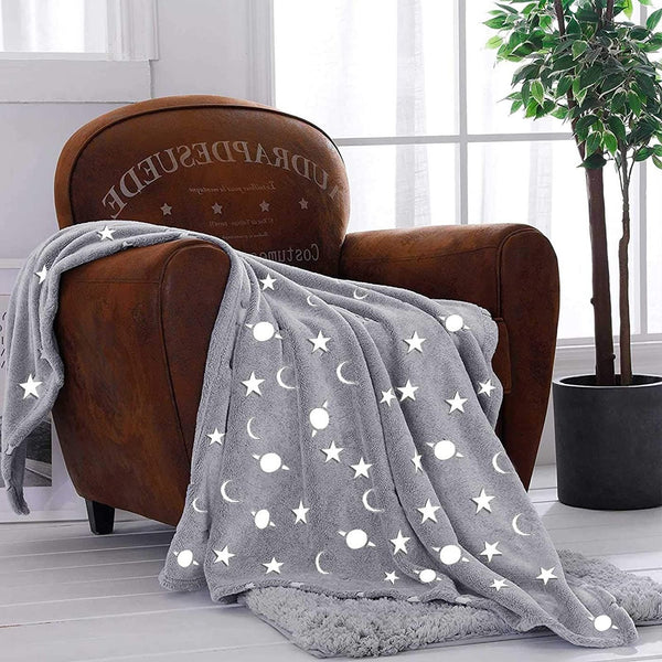 Glow-in-the-dark cuddly star blanket