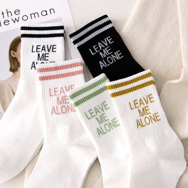 Witzige "Leave Me Alone" Tennis Socken